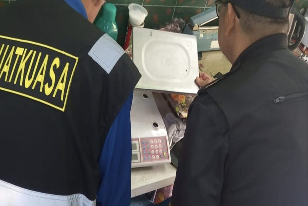 Joint Operation on Weights and Measures Machines and Price Control Act in Temburong District
